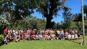 A energia do Yoga se multiplica quando vira solidariedade: Se puder, presenteie uma das instituições sociais da nossa cidade com uma doação. Se não puder doar, sua presença já é nosso presente!